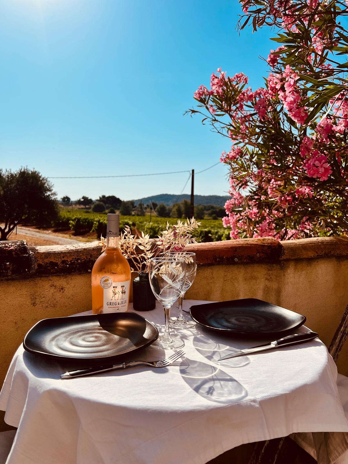 Terrasse de l’Oubradou à la Campagne Riganel Terrasse de l'Oubradou à la Campagne Riganel