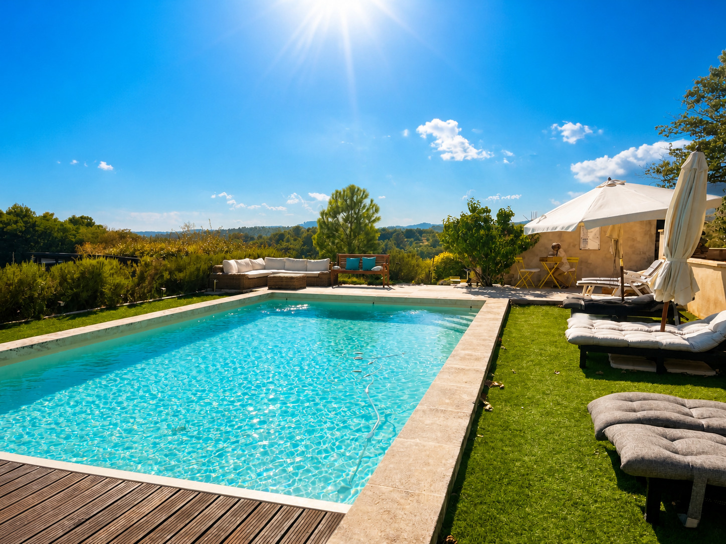 Piscine avec vue sur le Luberon Piscine avec vue sur le Luberon